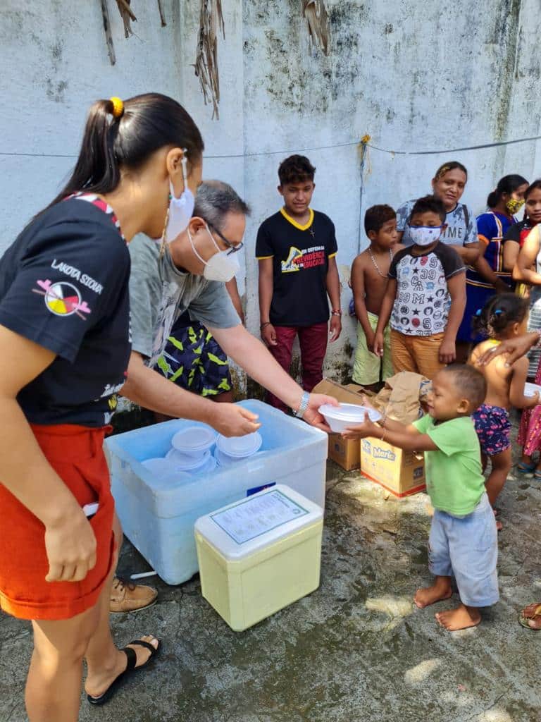 Famílias da ocupação Pinheirão, no sudoeste do estado, vivem