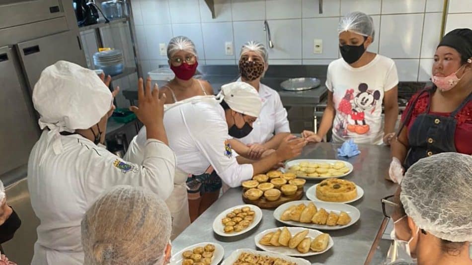 Moradores do Residencial Maria Alves Carioca participam de curso de  Salgados Comerciais no Movimento Saúde Mental - Movimento Saúde Mental