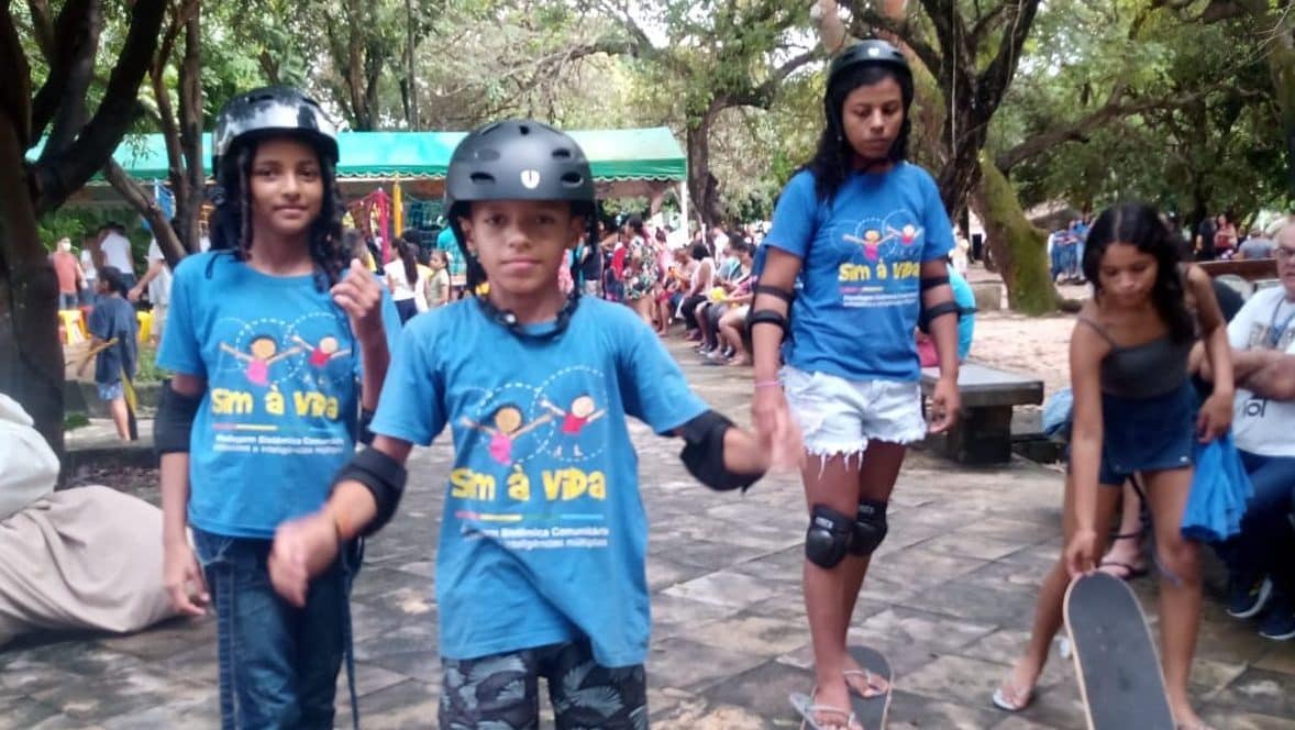 Crianças e adolescentes aprendem disciplina com jogo de damas - Prefeitura  de São José dos Campos